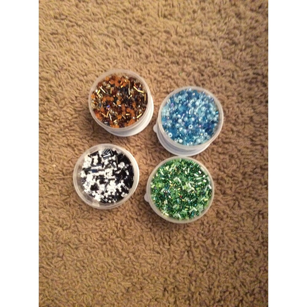 4 Containers w/Various Beads B39